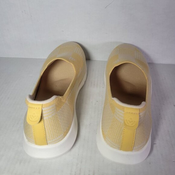 Spenco Women Comfort Stretch Ease Yellow & White Pattern Slip-On Sneakers Sz 10W - Picture 3 of 8